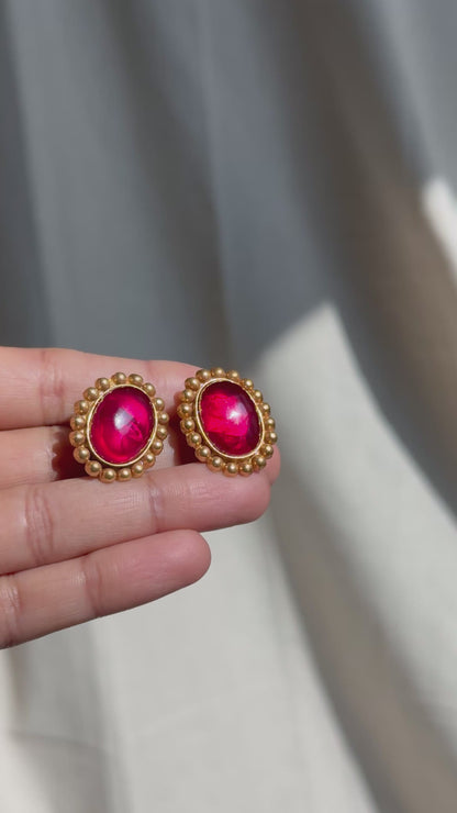 Red Spinal Stone Studs